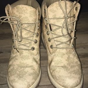 **CLOSET CLEAROUT!!** Patterned Timberland Boots